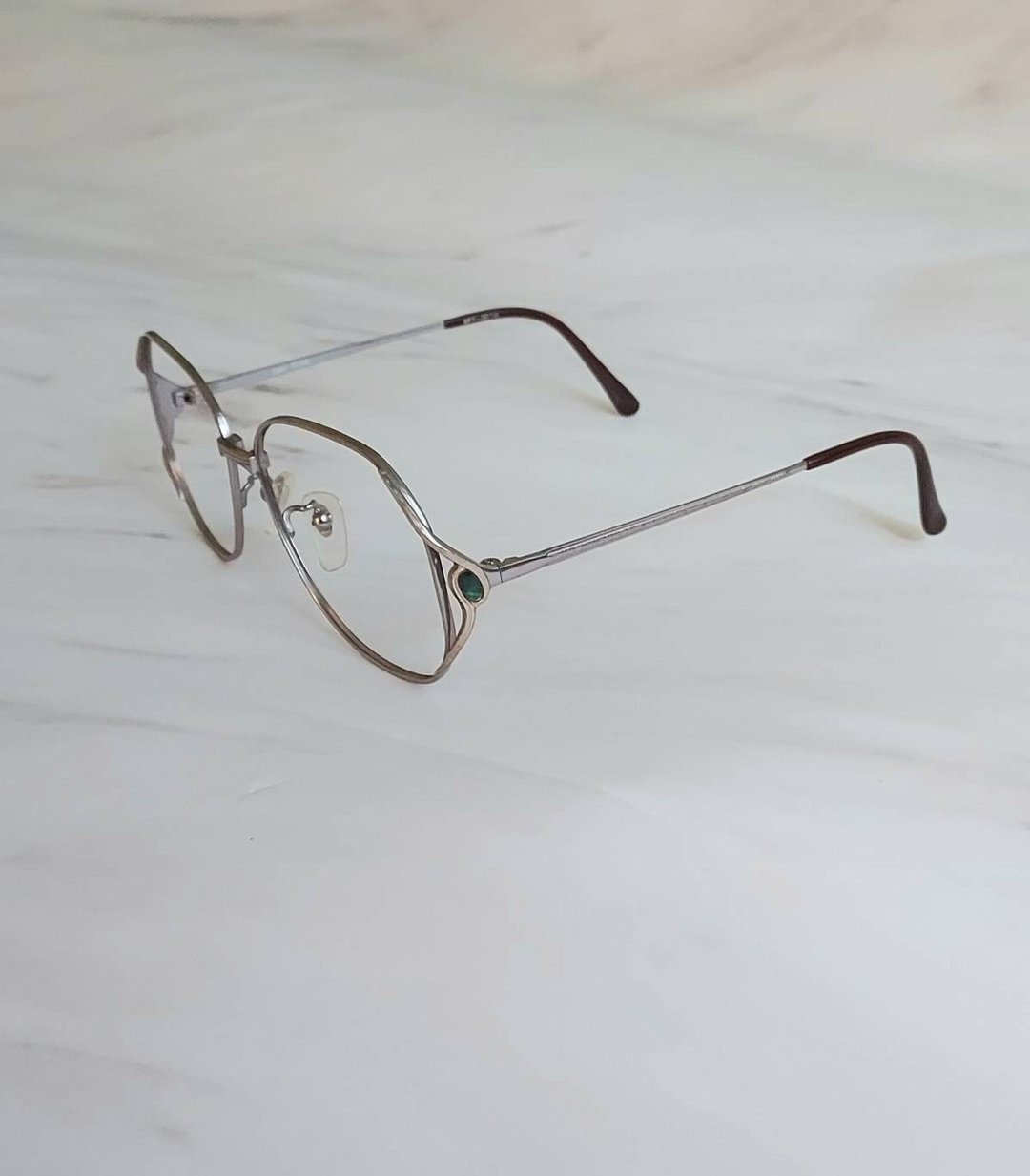 Grand pure 钛合金 镶嵌金边绿宝石 雾银金属镜框 VINTAGE全新 - 眼镜/眼镜框 - 其他金属 