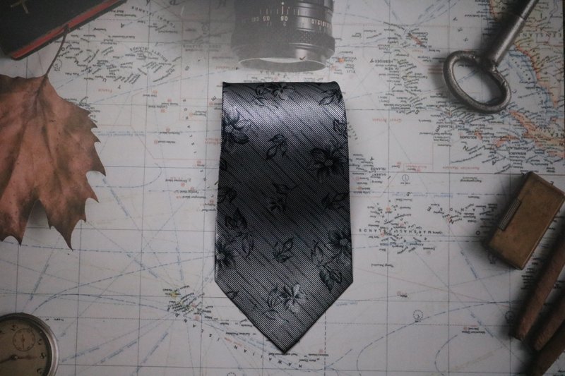 灰色花卉真丝领带雅痞复古绅士装necktie - 领带/领带夹 - 丝．绢 灰色
