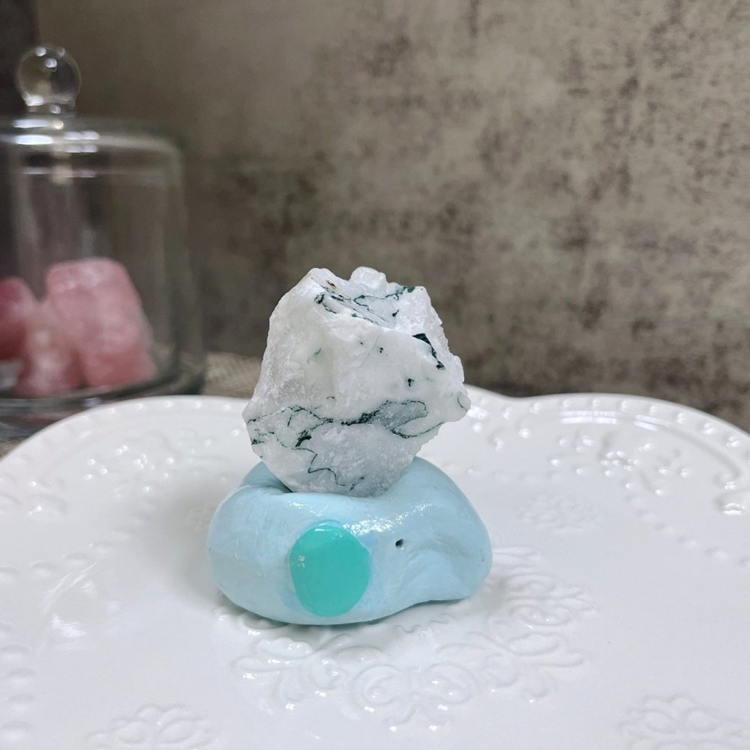 树枝玛瑙原矿 小摆件 手作陶土小象底座 - 摆饰 - 半宝石 