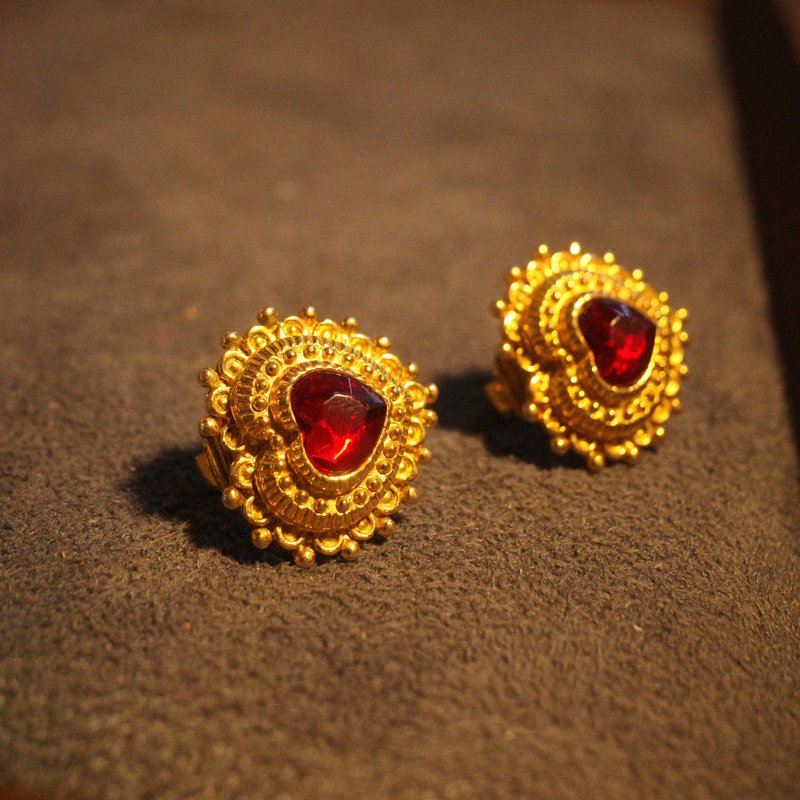 AVON 红色的心 高雅气质耳夹 - 耳环/耳夹 - 其他金属 金色