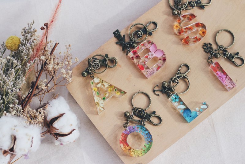 Key in the Dried Flower - Customised Keychain - 钥匙链/钥匙包 - 植物．花 多色