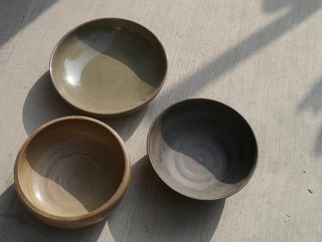 【择日】沼泥碗盘 -翻盖容器 生活食器 陶器 陶杯 高脚杯  小酒杯 - 其他杯子 - 陶 多色