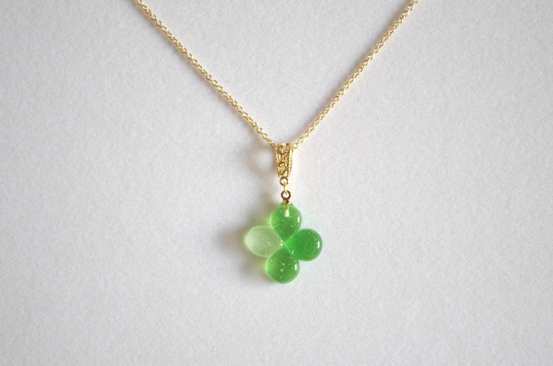 [Made-to-order] Glass clover pendant - 项链 - 玻璃 绿色