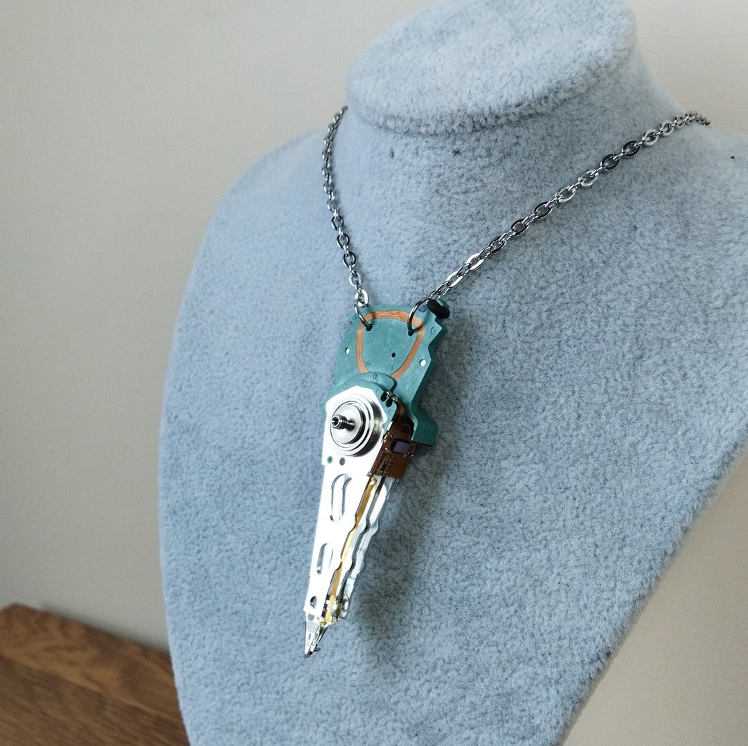 Futuristic necklace OOAK. Cyberpunk necklace recycled. Handmade sci fi jewelry. - 项链 - 其他金属 多色