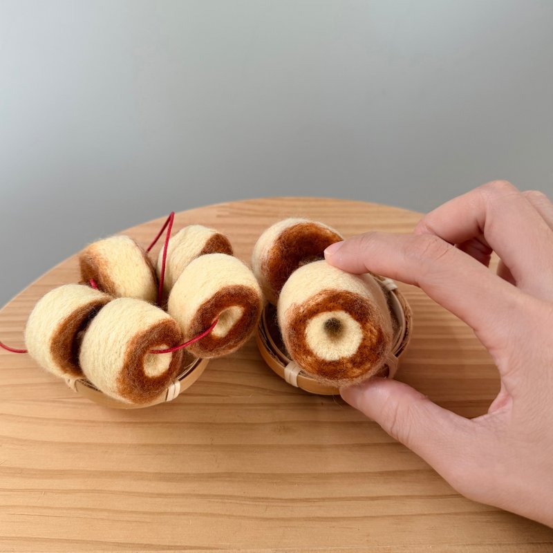 新庄咸光饼钥匙圈 羊毛毡针毡小体验 - 编织/羊毛毡/布艺 - 羊毛 