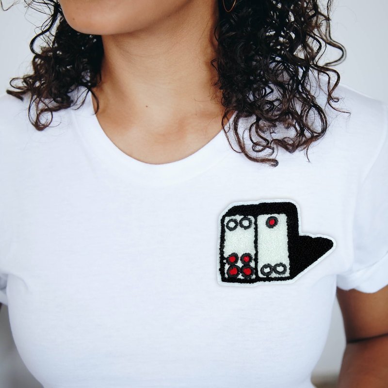 【自缝绣章】骨牌天九 至尊 毛毡布章 - 徽章/别针 - 棉．麻 白色