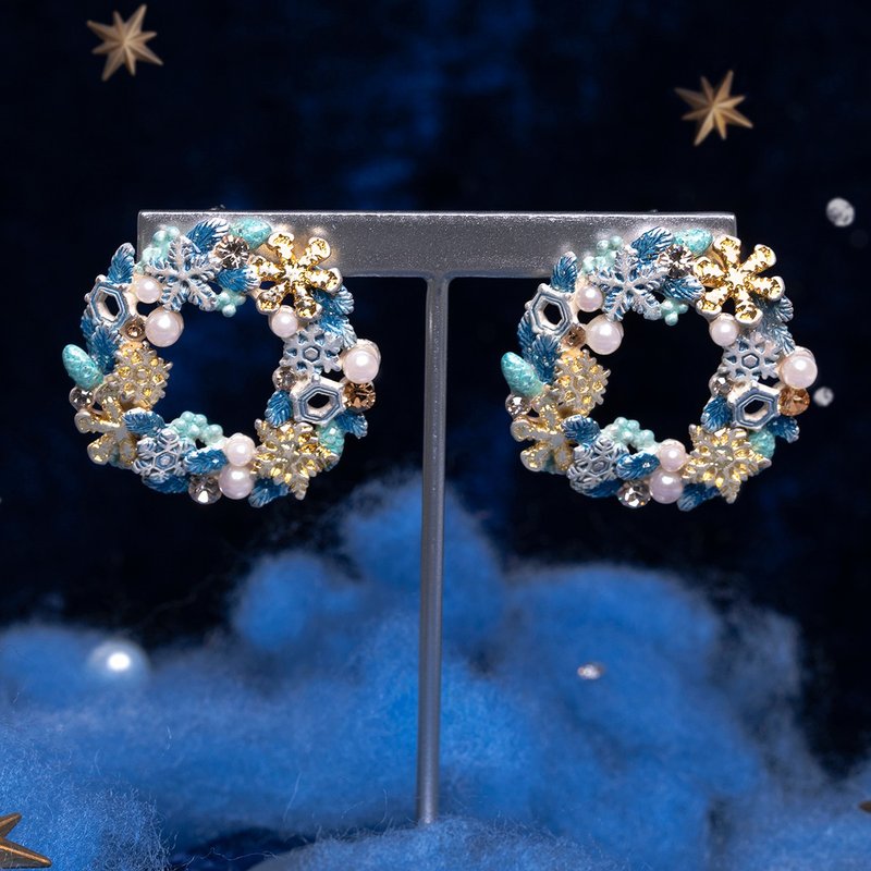 限定圣诞花圈耳环 Christmas Wreath - 耳环/耳夹 - 其他金属 蓝色