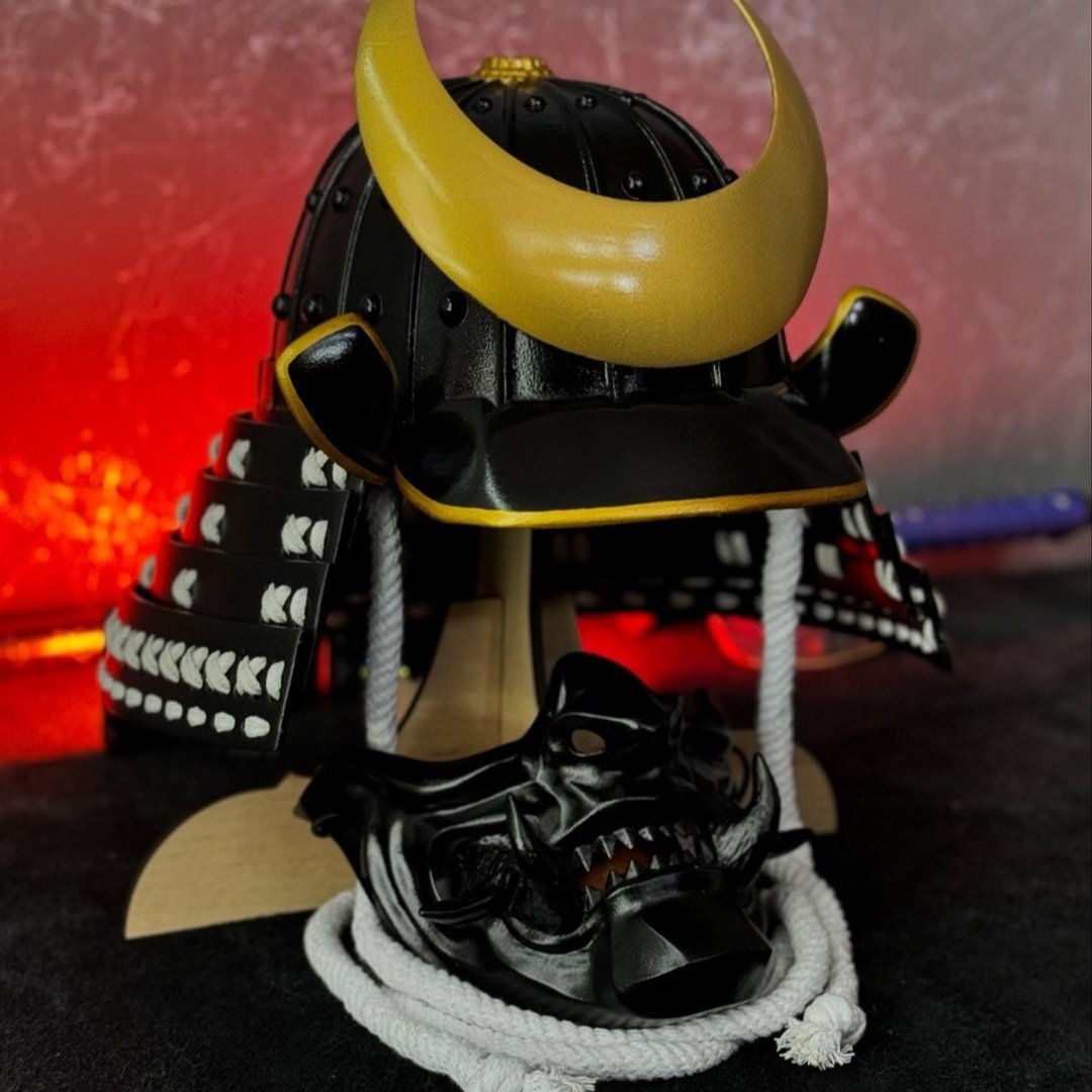 穿戴武士头盔、Kabuto 角色扮演、日本盔甲、Yoshitsune Kabuto - 口罩 - 树脂 黑色