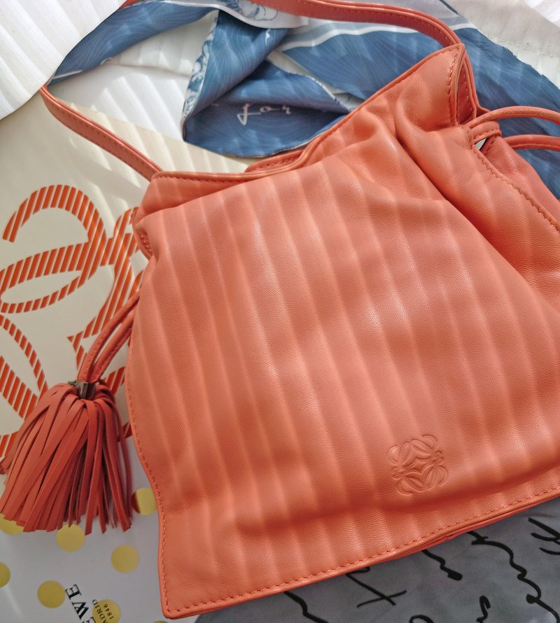 中古美品 Loewe Flamenco 流苏包束口袋肩背包斜挎包单肩包束绳包 - 侧背包/斜挎包 - 真皮 粉红色