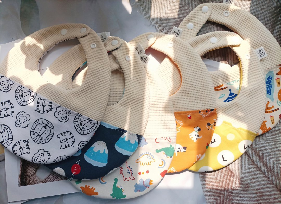 津Handmade 围兜兜6件组/宝宝围兜/弥月礼盒 - 玩具/玩偶 - 棉 