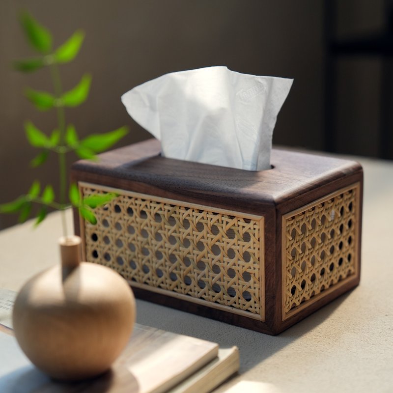 胡桃木藤编纸巾盒 自然透气 侘寂极简风 质感手作家居 设计师款 - 纸巾盒 - 木头 卡其色