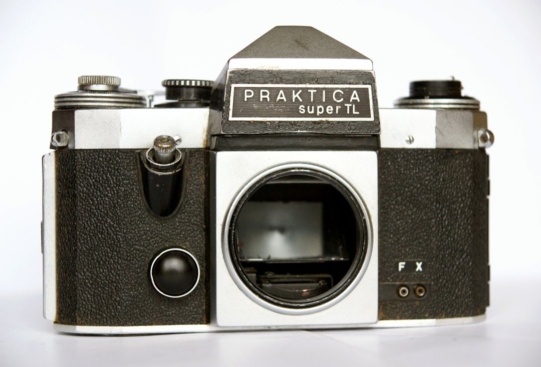 Praktica super TL film SLR body M42 mount 35mm GDR Germany - 相机 - 塑料 银色