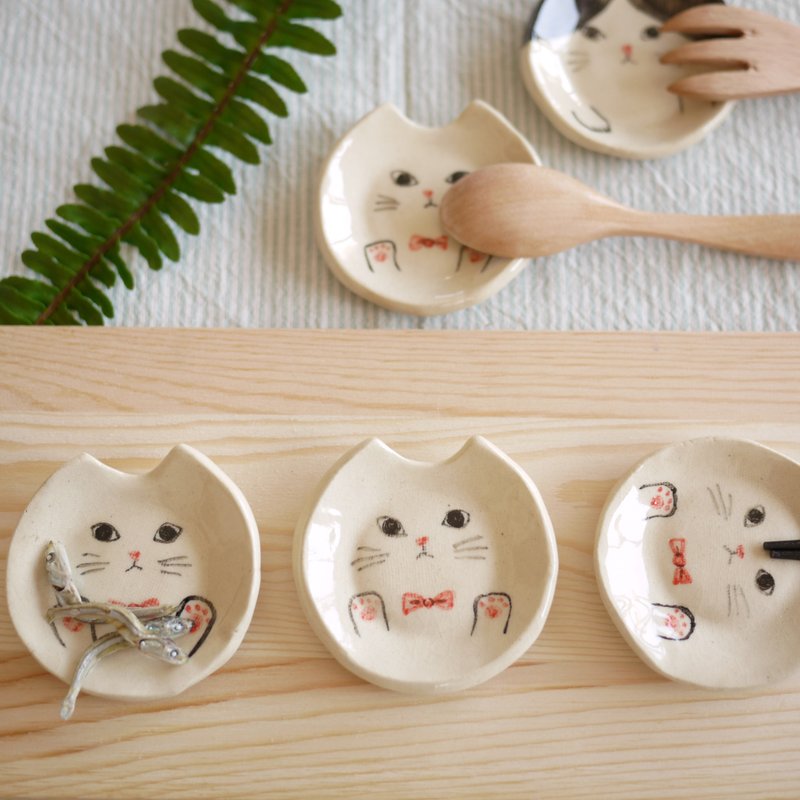 Chopstick rest of a white cat - 筷子/筷架 - 陶 白色