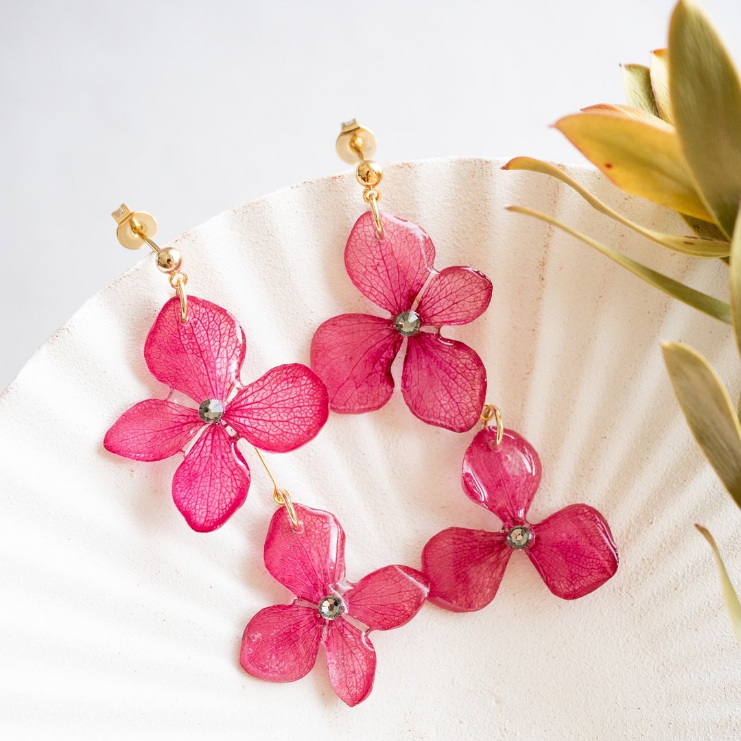 Real hydrangea flower earrings - 耳环/耳夹 - 树脂 粉红色