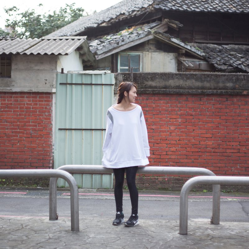 亲合 | Partial Affinities 伞状拼色大学T（白） - 女装上衣 - 棉．麻 白色