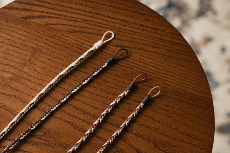 千穗 | 八股细线蜡绳编织手环/脚环 - 手链/手环 - 棉．麻 卡其色