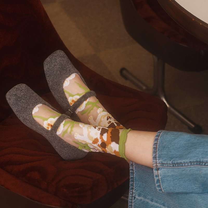 炸毛黃仔-透紗中筒襪 PAPERSELF X 故宮博物院 聯名款設計 - 袜子 - 尼龙 多色