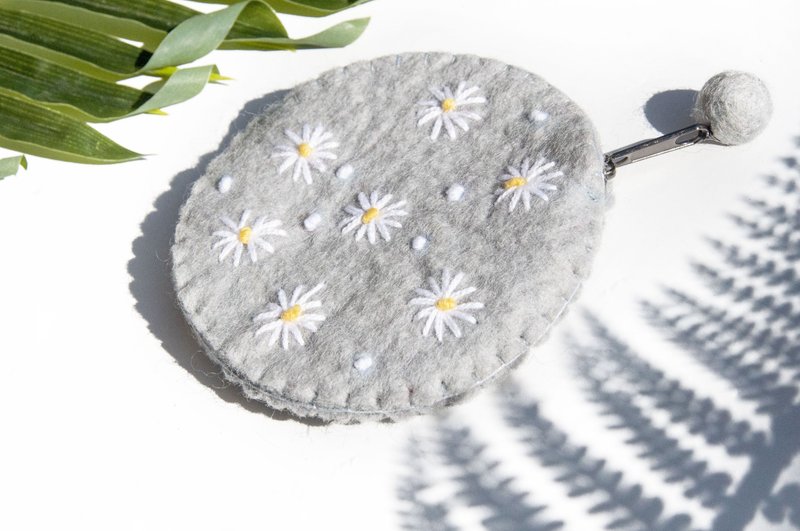 羊毛毡耳机袋/羊毛毡收纳袋/零钱包/悠游卡套/羊毛毡钱包-小雏菊 - 零钱包 - 羊毛 多色