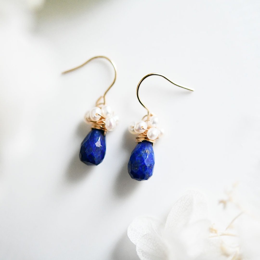 Good Luck Success Luck UP! Original Lapis Lazuli and Petit Pearl Earrings December Birthstone - 耳环/耳夹 - 宝石 蓝色