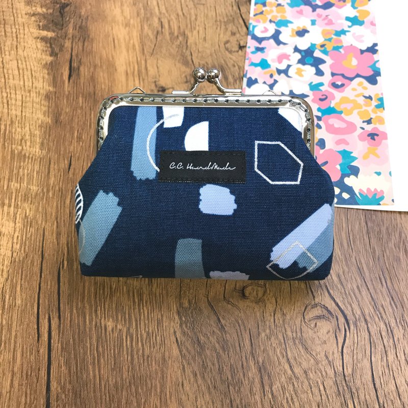 北欧风口金 口金包 / 零钱包 -- 绀与白花 - 皮夹/钱包 - 棉．麻 多色