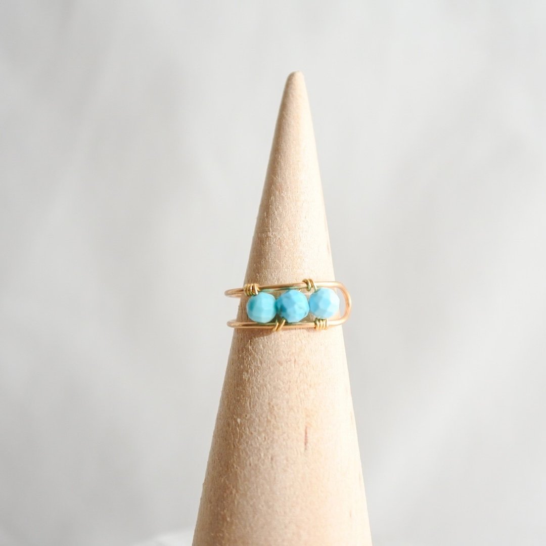 Turquoise Ear Cuff – Gold – Natural Stone - 戒指 - 其他金属 蓝色