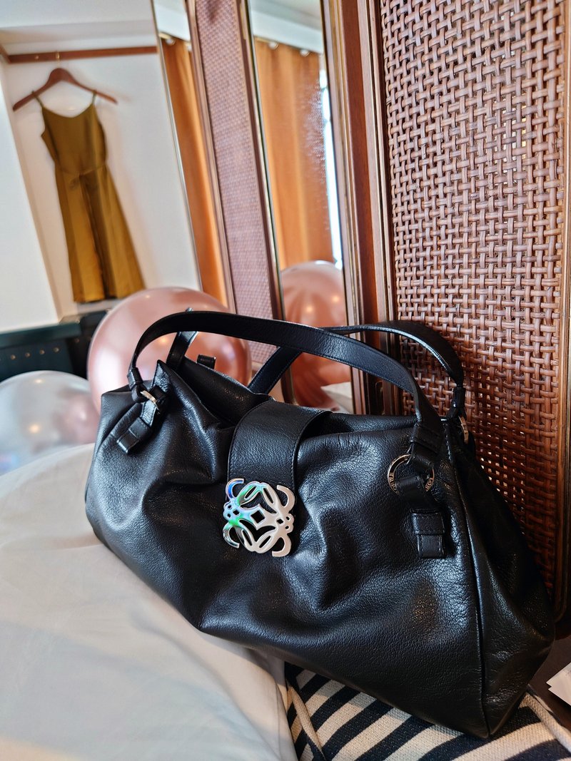 中古美品 Loewe牛皮法棍包单肩包手提包侧背包腋下包饺子包通勤包 - 手提包/手提袋 - 真皮 黑色