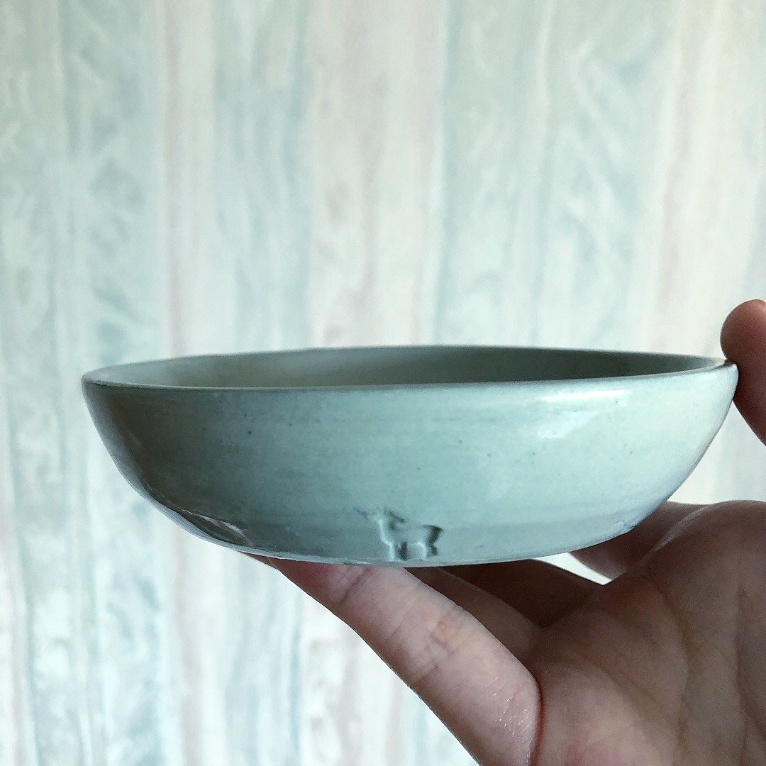MIZŪMI 【 湖 】手作瓷器猫碟 - 碗/碗架 - 陶 蓝色