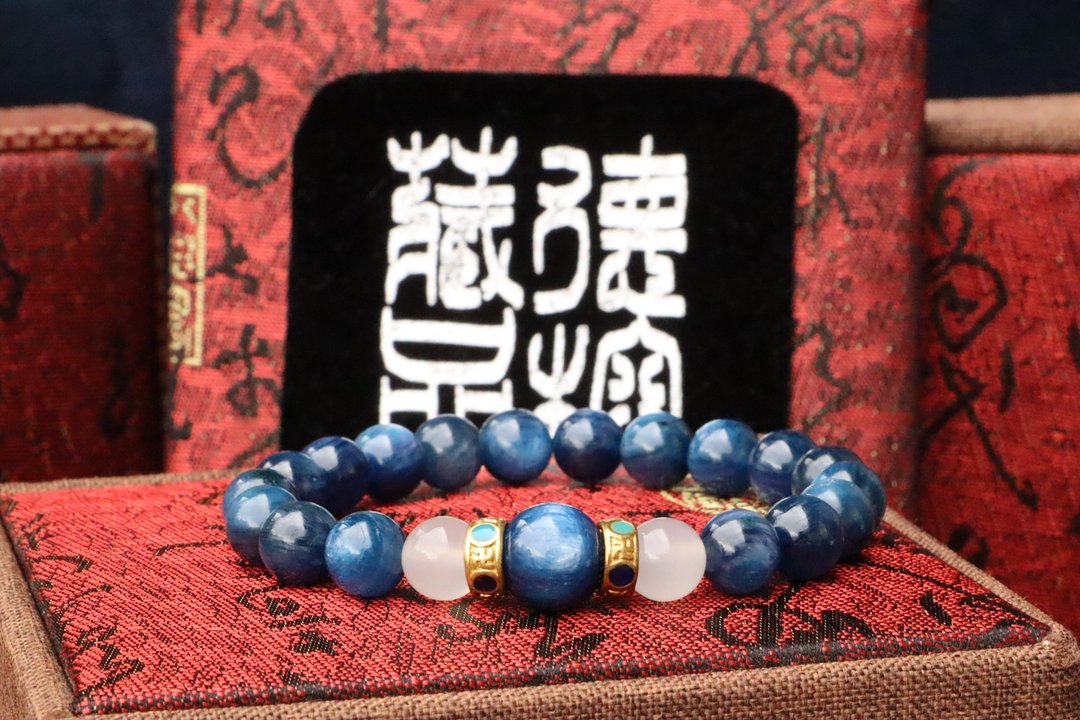 原矿天然蓝晶石手珠 8mm 白玛瑙隔珠 定制化设计 手链 手串 饰品 - 手链/手环 - 玉石 