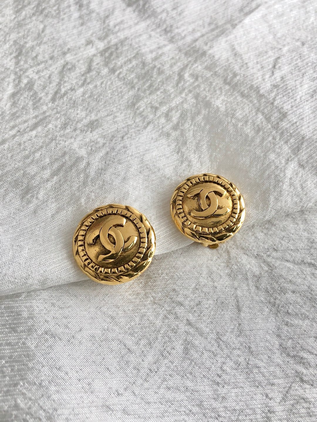 【日本直送 名牌中古包】CHANEL 香奈儿 耳环 金色 经典双 C Logo vintage 古董 mmanki - 耳环/耳夹 - 其他材质 金色