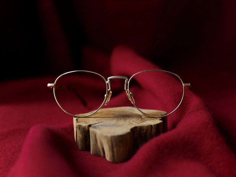 金黄琥珀篓空造型鼻桥东京少女 金丝雕花椭圆框眼镜Japan/glasses - 眼镜/眼镜框 - 其他金属 金色
