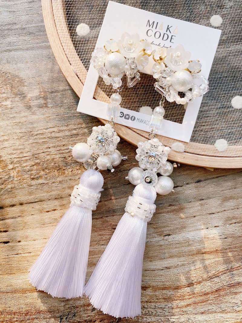 【重手工婚嫁系列】 全手工制作 精致花花白色流苏 耳针/耳夹 - 耳环/耳夹 - 植物．花 白色