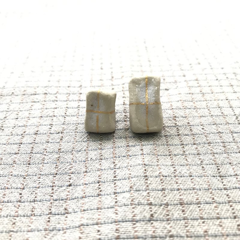 十方云/耳环 针状 陶瓷 不锈钢 原味 打包去 扎实感 天气 - 耳环/耳夹 - 陶 白色