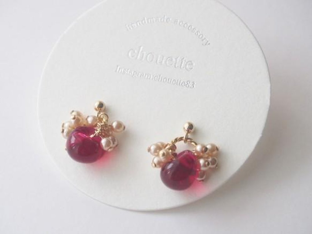 【14kgf】 Pearl Glass Beads Pierced Ruby - 耳环/耳夹 - 其他金属 