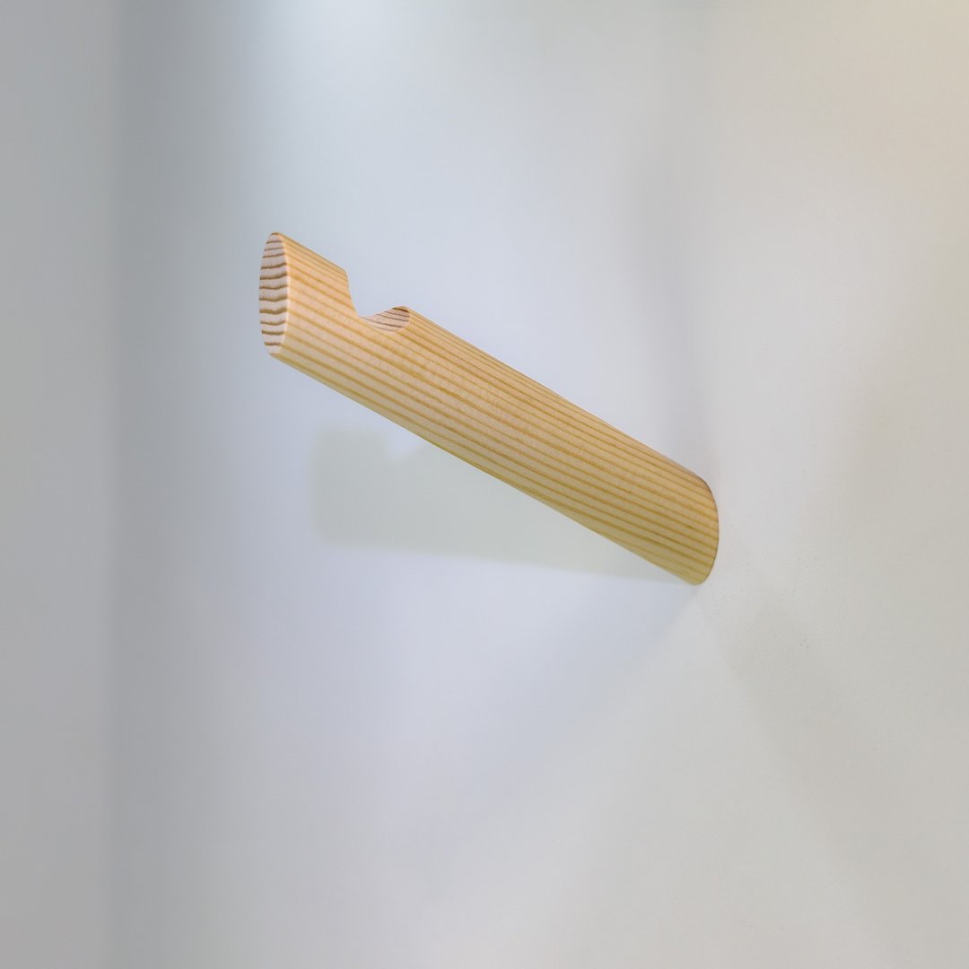 Pine wood wall hook.Minimalist wall storage. Macramé holder. Plant rack hanger. - 衣架/挂勾 - 木头 
