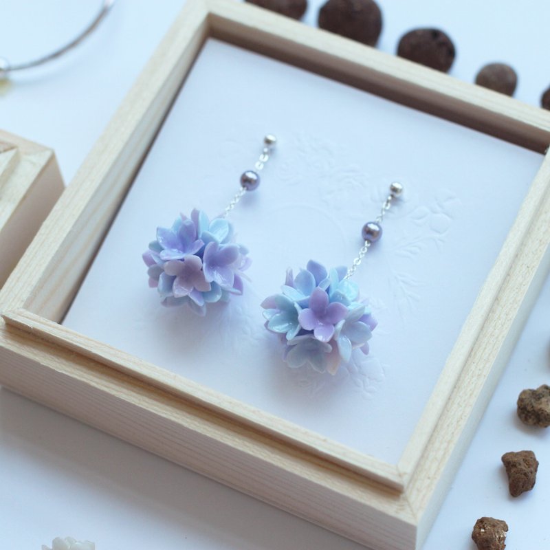 Pamycarie春夏树脂黏土花球925纯银耳环 - 耳环/耳夹 - 棉．麻 紫色