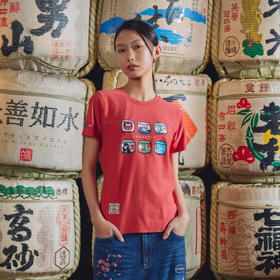 江户胜 日系 女装 酒樽印花LOGO短袖T恤(桔红色) #上衣 - 女装 T 恤 - 棉 红色