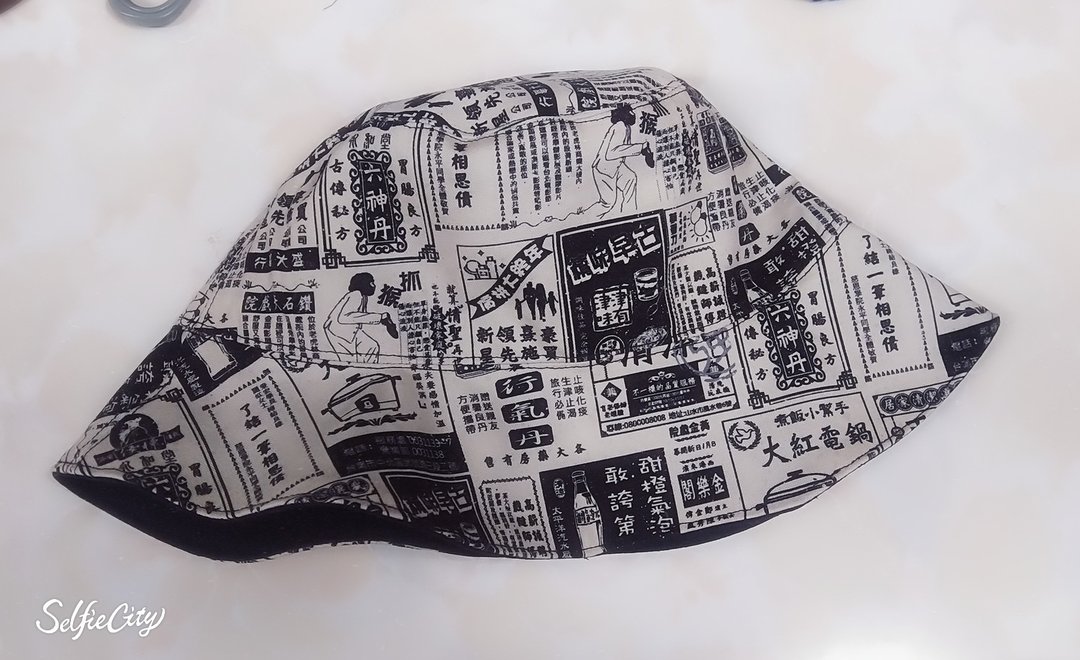 黑色复古广告图纹拼接 深蓝素色 双面渔夫帽 遮阳帽 - 帽子 - 棉 黑色