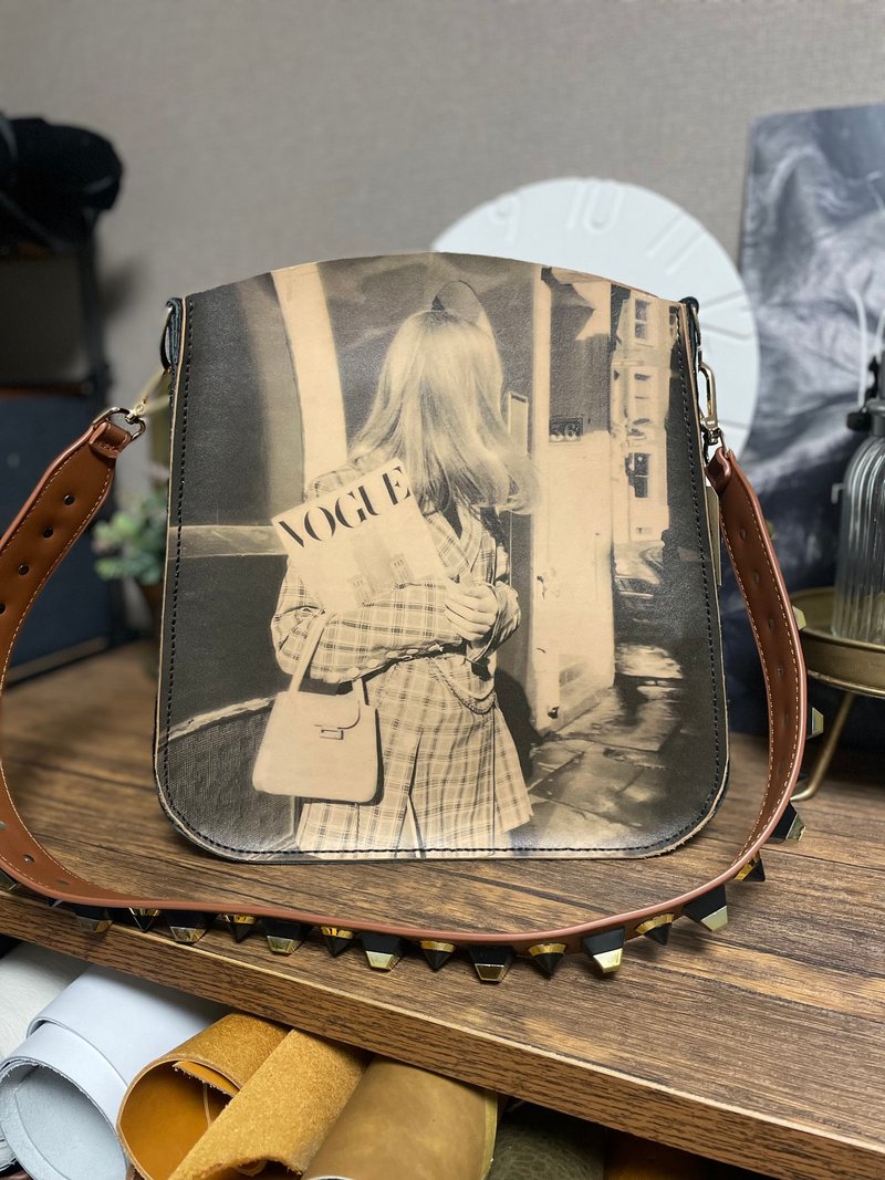 日本制造 时尚图纹皮革包 - 侧背包/斜挎包 - 真皮 咖啡色