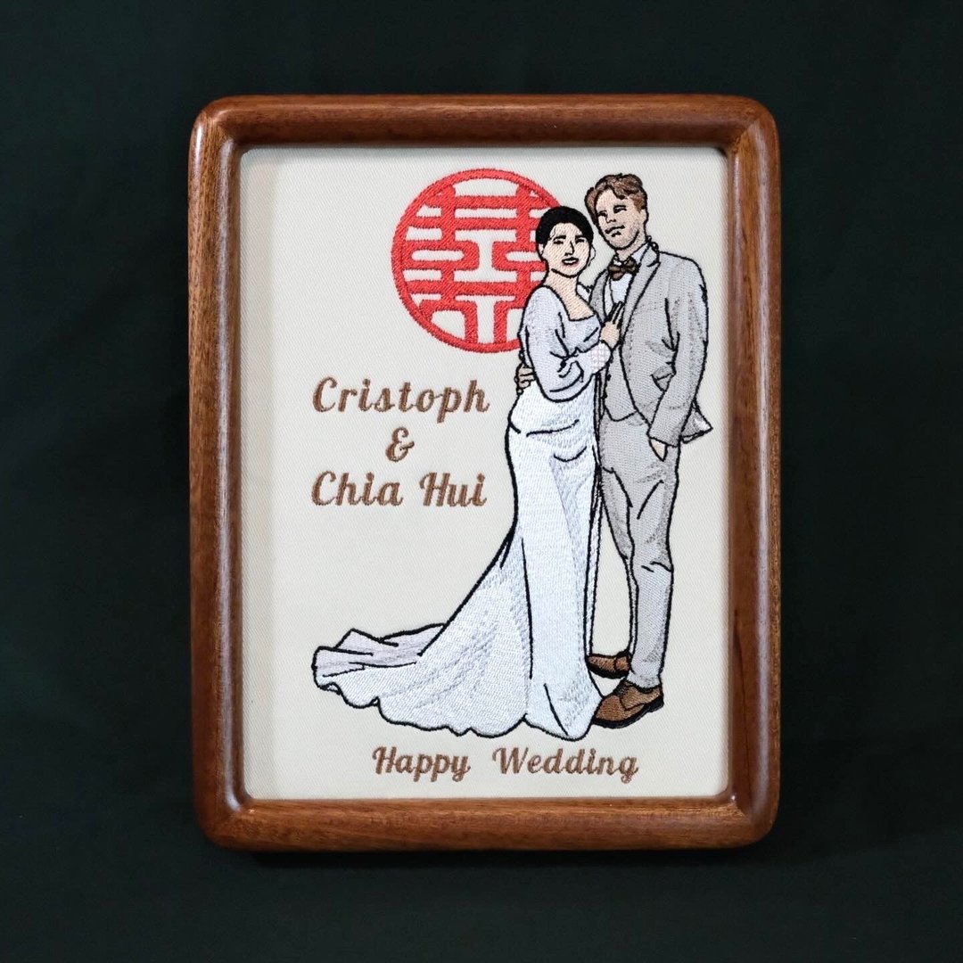 【似颜绘刺绣相框8寸】-礼物 - 画框/相框 - 绣线 