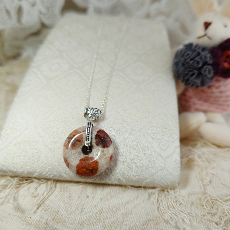 项链 三彩 珊瑚玉 菊花玉 特殊花纹 双面皆可戴 平安扣 925银饰 - 项链 - 半宝石 