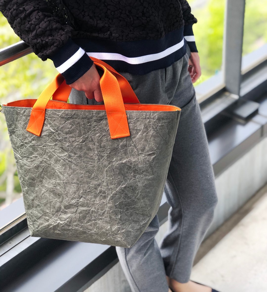 【东京直送】特殊机能环保托特包 olive gray×orange / M wide - 手提包/手提袋 - 防水材质 橘色
