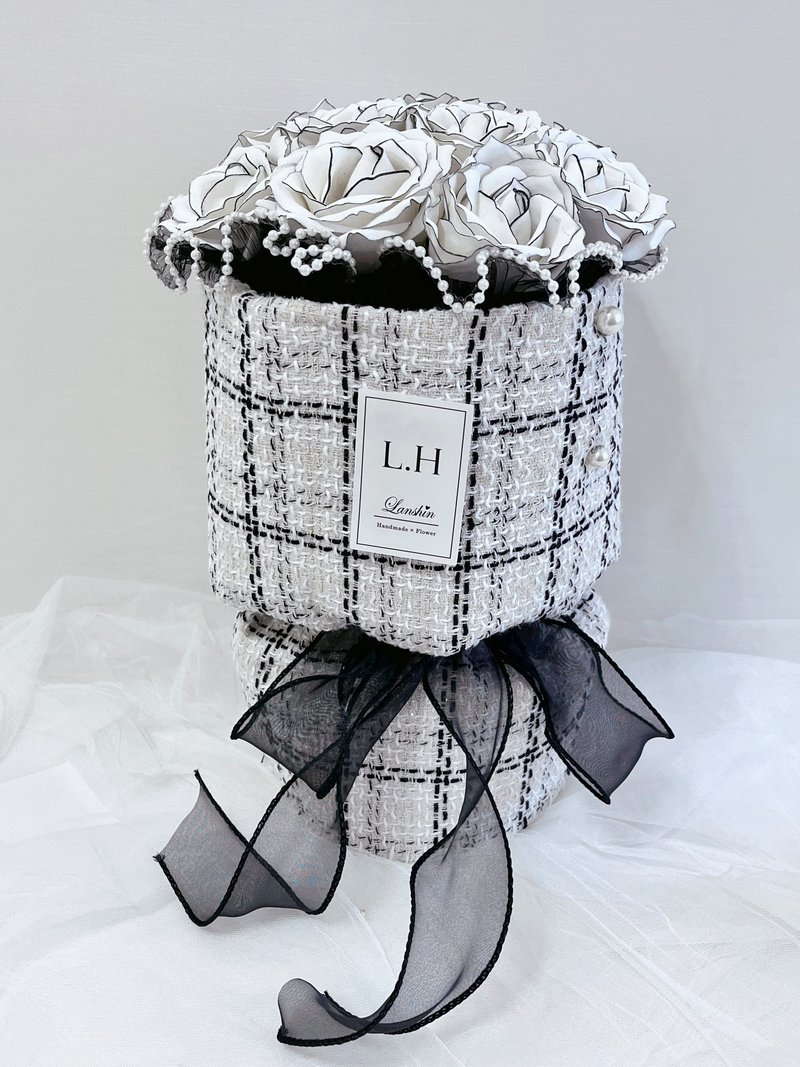 蓝芯花艺 小香风花束 香奈儿花束 情人节花束 香皂花 永生花礼盒 - 干燥花/捧花 - 植物．花 黑色