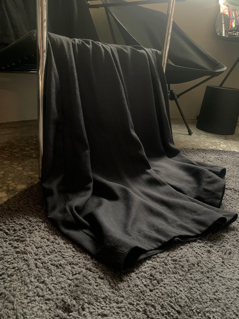 下摆廓形内侧喇叭长裤 服装设计 原创 手作 看似一般确非同一般 - 女装长裤 - 聚酯纤维 黑色