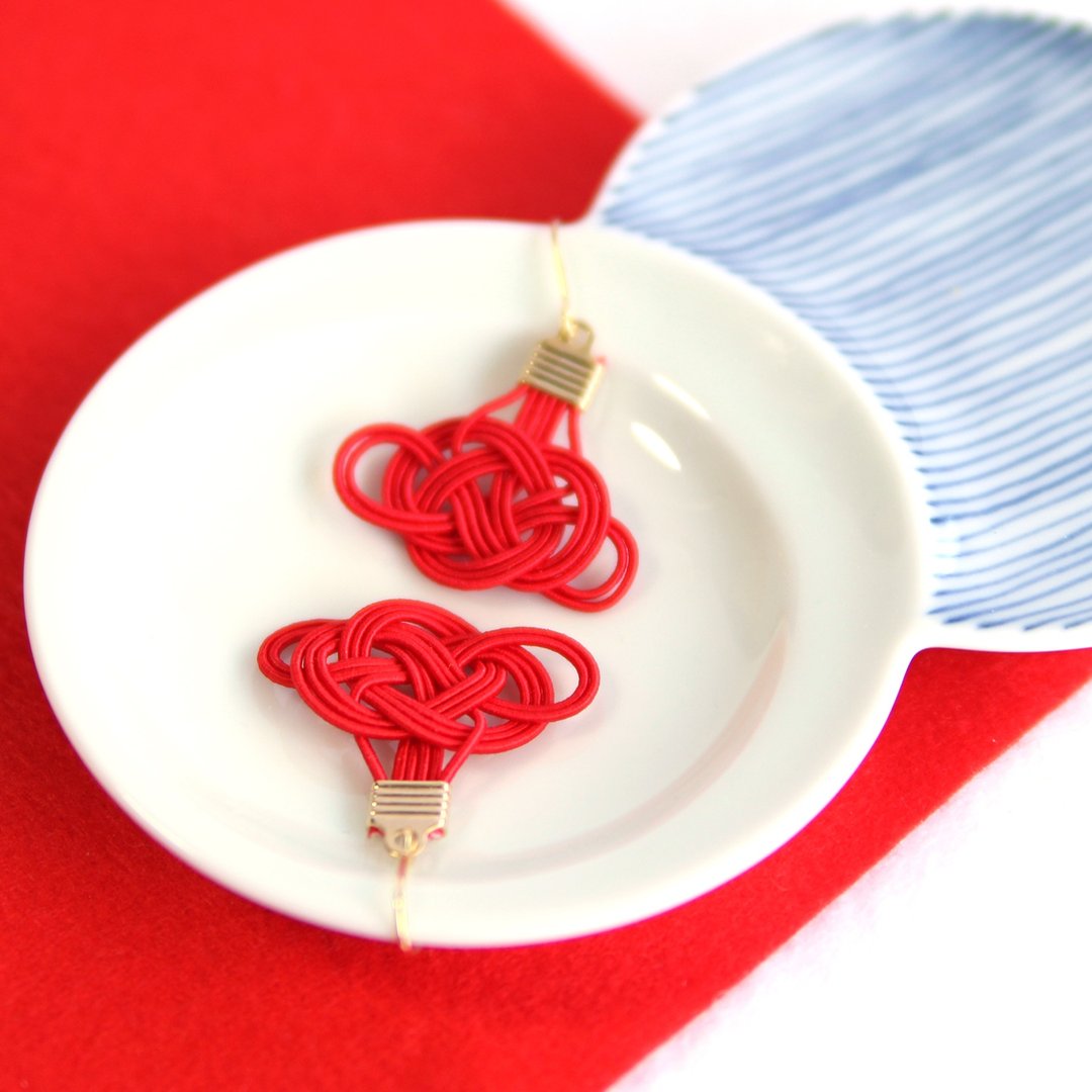 japanese style pierce earring / mizuhiki / japan / accessory / bird - 耳环/耳夹 - 丝．绢 红色