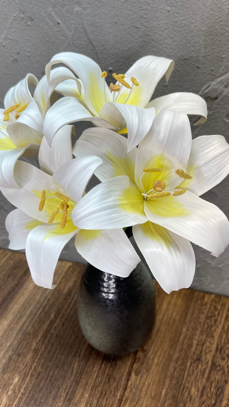 皮革百合花【花】 - 摆饰 - 真皮 白色