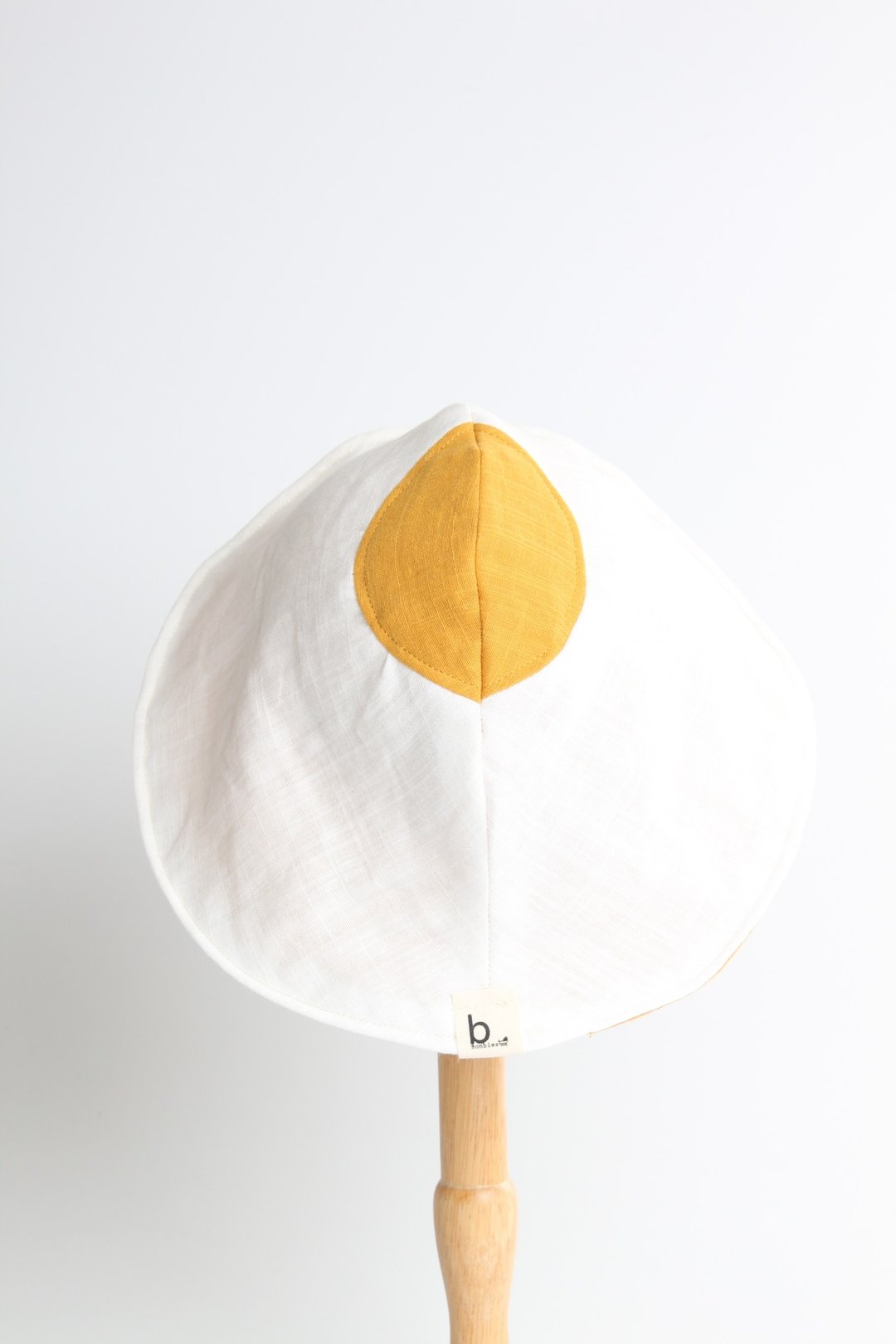 Bonbies手工制帽子.日本纯棉纯色双面二重纱布.太阳蛋渔夫帽 - 围嘴/口水巾 - 棉 白色