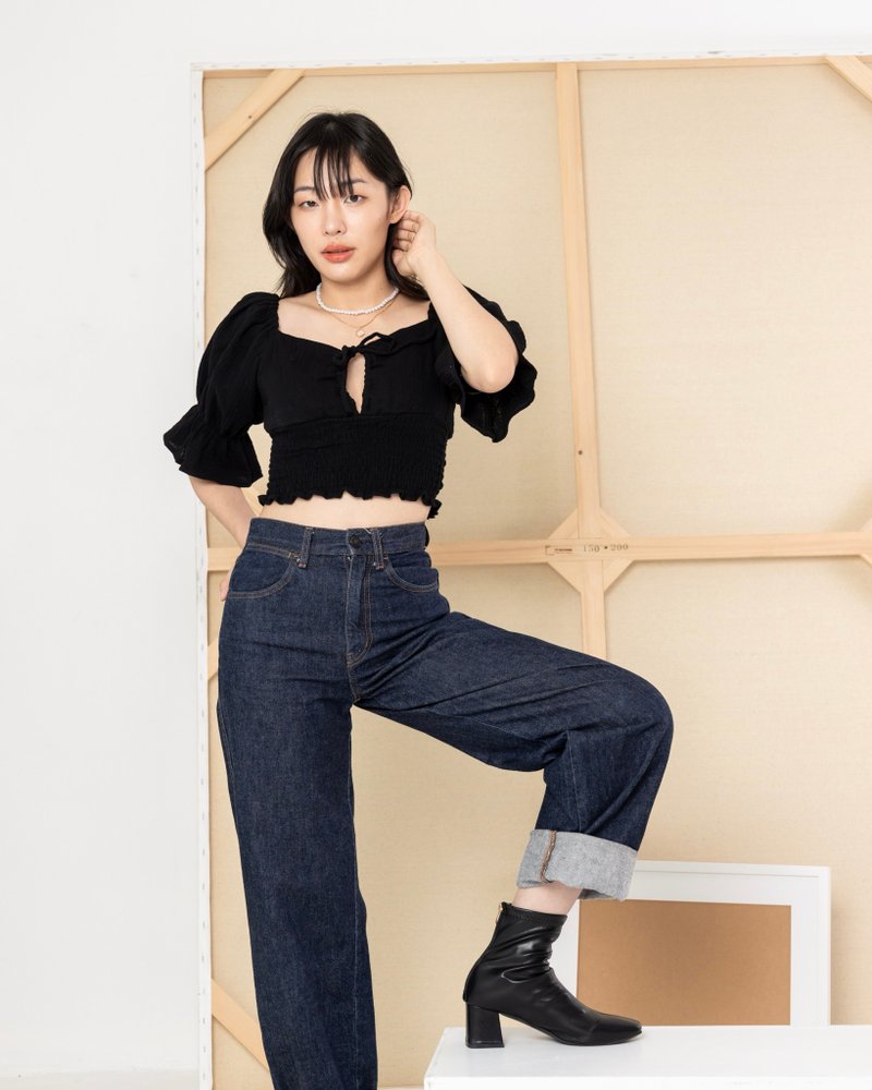 DAISY CROP BLOUSE WITH BOW DRAWSTRING AND SMOCKING WAIST - 女装上衣 - 棉．麻 黑色