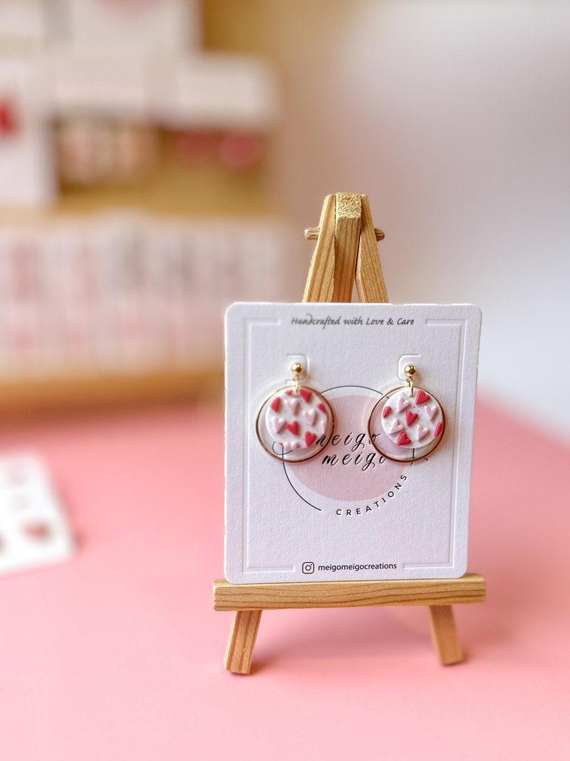 • 手工软陶耳环 • 垂吊爱心耳环 (可改耳夹) - 耳环/耳夹 - 陶 粉红色