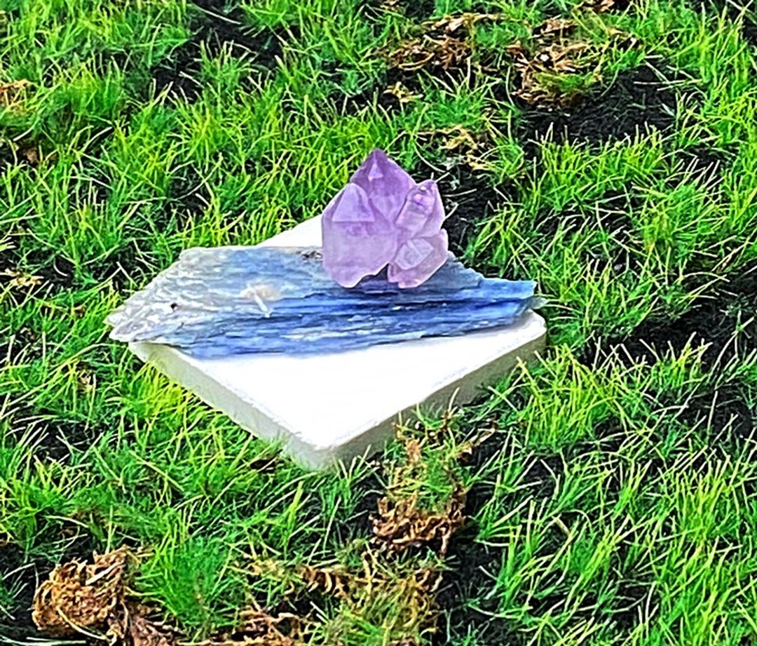 紫晶骨干晶花 | 蓝晶石 | 沟通 表达 观察力 避邪化煞 招财增智慧 - 摆饰 - 水晶 多色