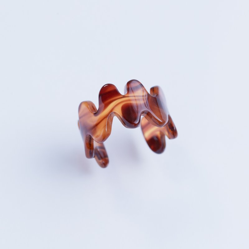 FLOW 戒指 龟甲纹 - 戒指 - 压克力 咖啡色